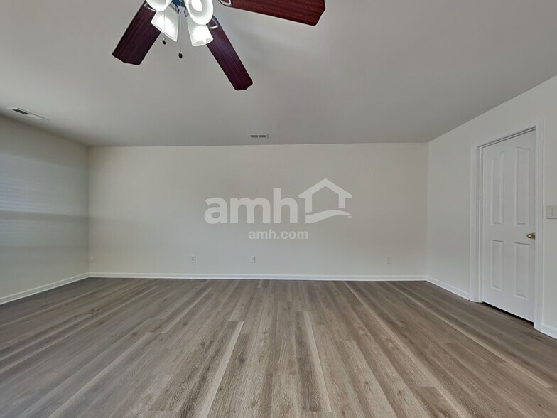 Building Photo - 8523 Greenware Trl