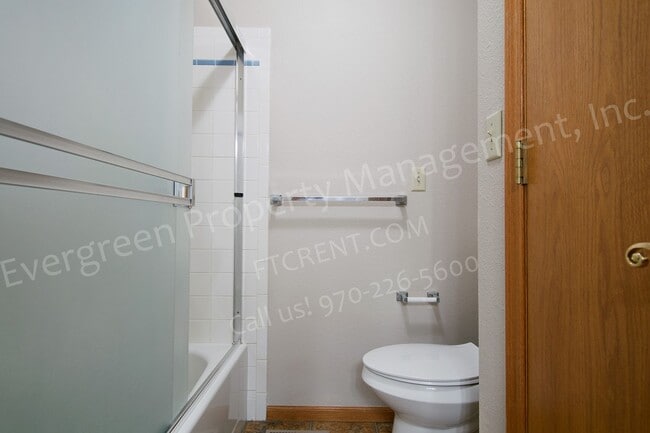 Building Photo - 6437 Edgeware St