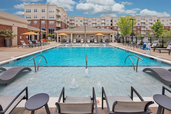 Building Photo - 5025 Wembley Central Ln