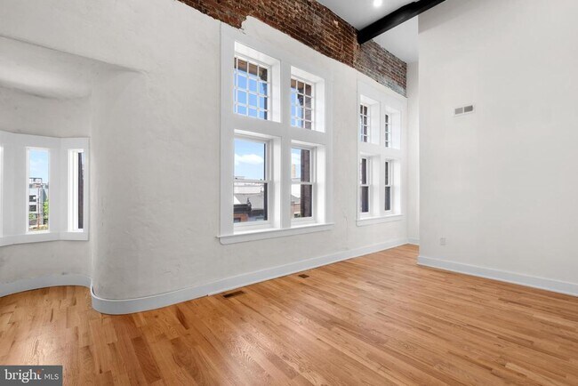 Building Photo - 1221 N 4th St
