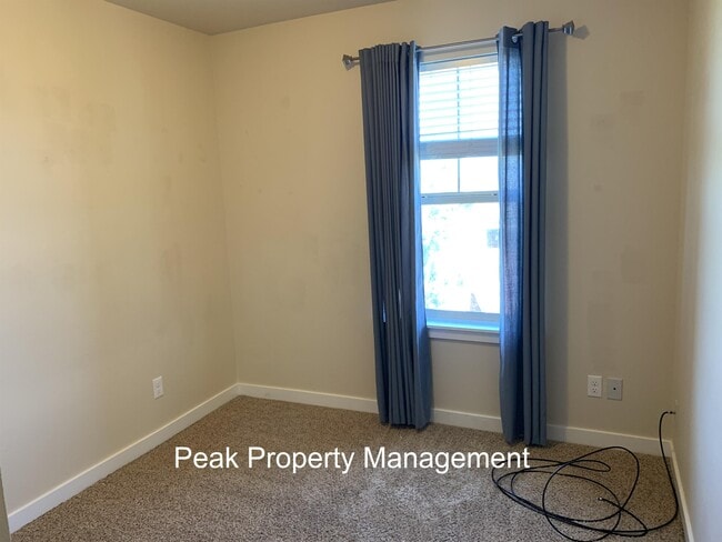 Building Photo - 8786 W Pine Valley Ln