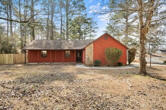 Building Photo - Fresh, Updated & Move-In Ready!