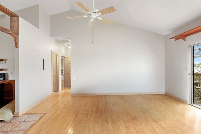 Building Photo - 601 S Ponce De Leon Blvd