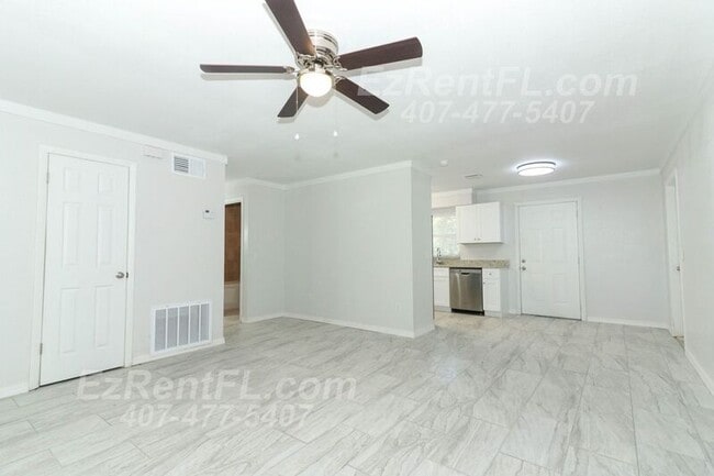 Building Photo - 3833 Holly Ct