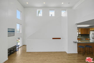 Building Photo - 120 Fleet St