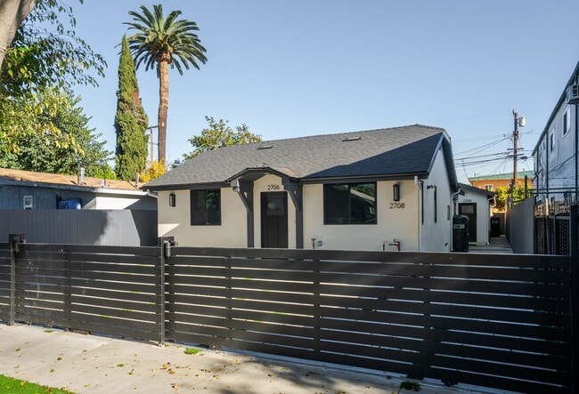 Building Photo - 2706 Cochran Ave
