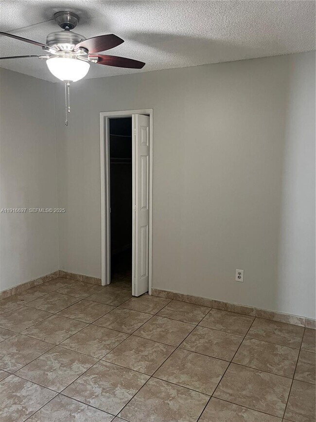 Building Photo - 9722 NW 6th Ln