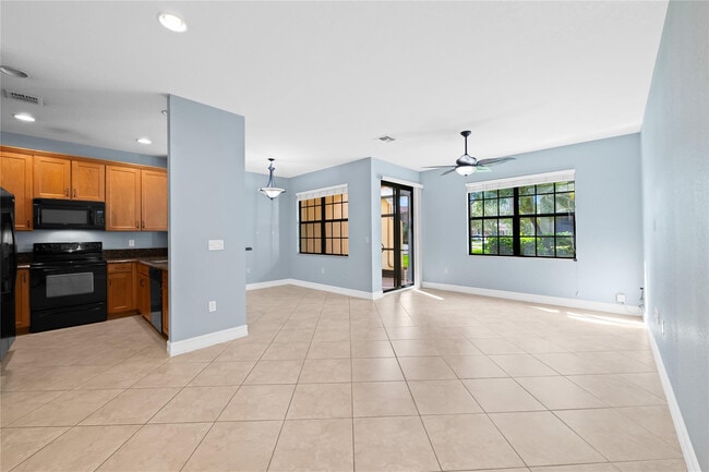 Building Photo - 10810 NW 74th Dr