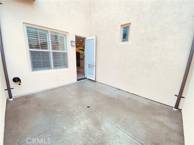 Building Photo - 64 Bronze Leaf