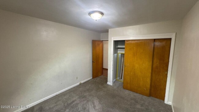 Building Photo - 6001 Applegate Ln