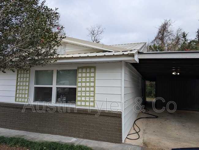 Building Photo - 2984A Smith St