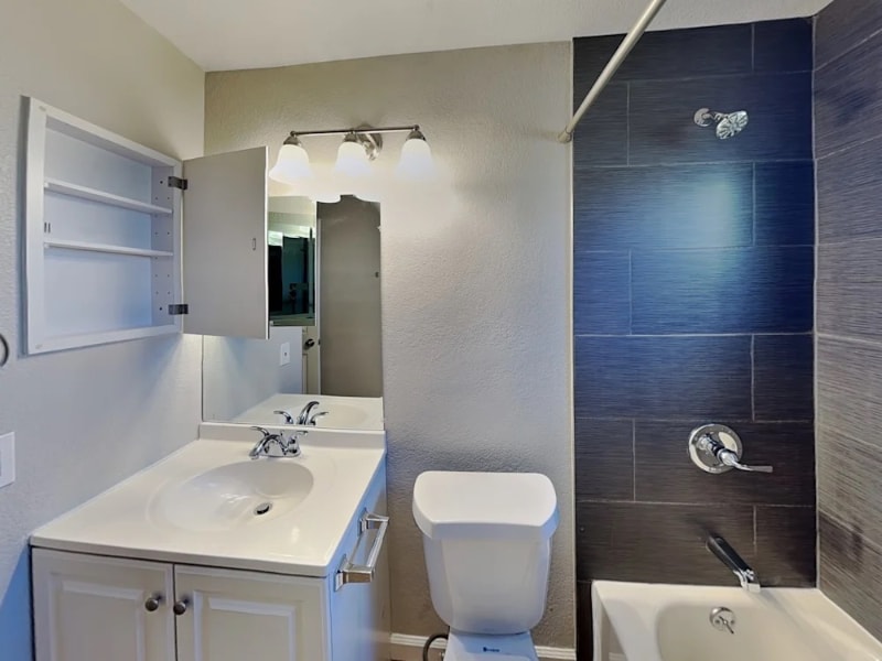 Building Photo - 5227 E 123rd Ave