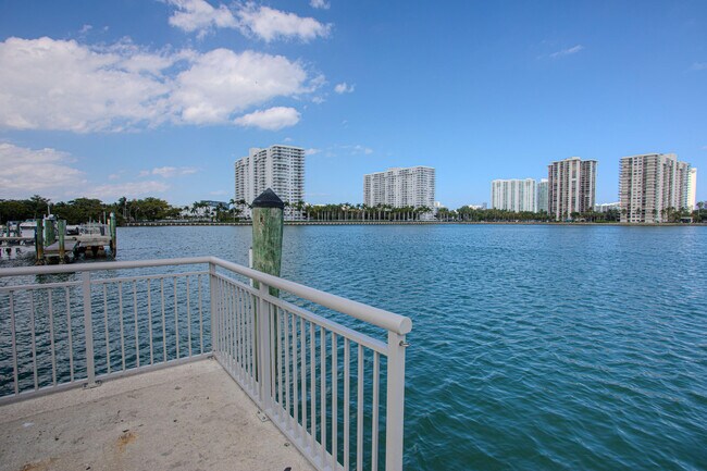 Building Photo - 18021 Biscayne Blvd