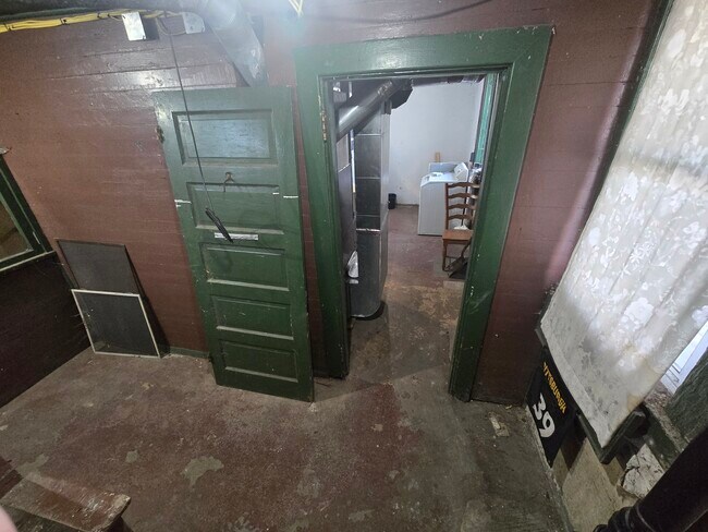 Building Photo - 508 Romine Ave