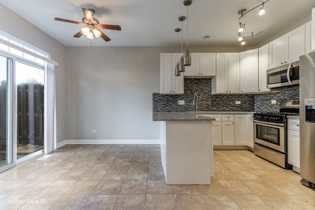 Building Photo - 3824 Pathfinder Ln