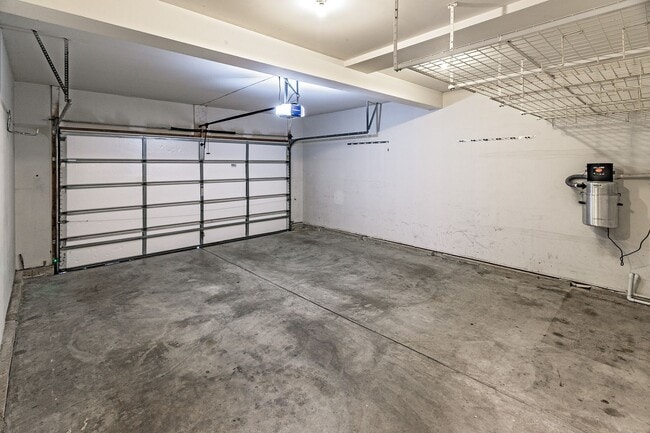 Building Photo - 917 Benalli Dr