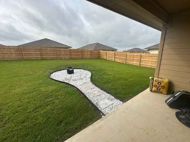 Building Photo - Charming 3 Bed 2 Bath House in Lorena