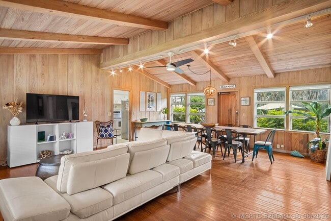 Building Photo - 15 N Swinton Cir