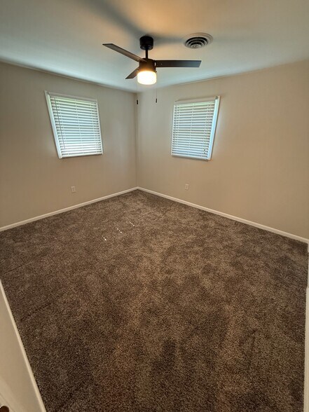 Bedroom 3 - 85 Buckthorn Dr
