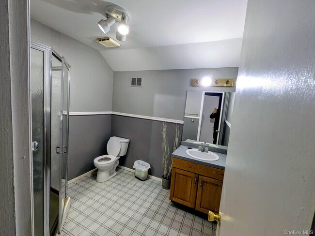 Building Photo - 199 Ramapo Rd