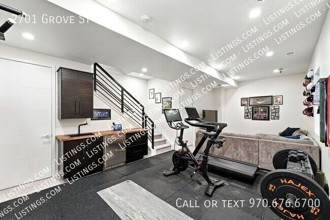 Building Photo - 2701 Grove St