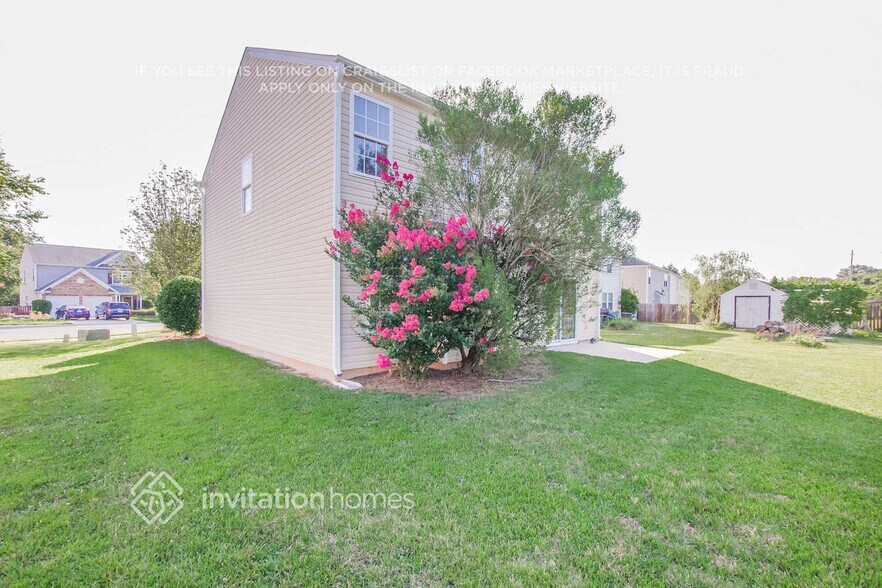 Building Photo - 1009 Fort Clapsop Ct