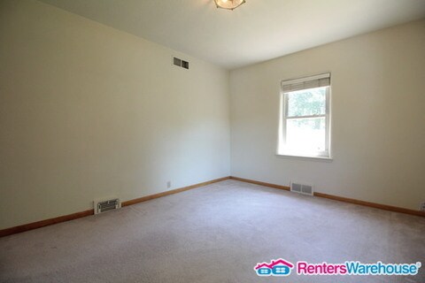 Building Photo - 417 44th St