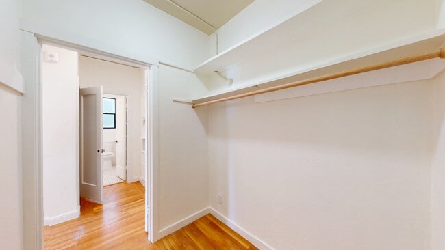 Building Photo - 1630 Jones St