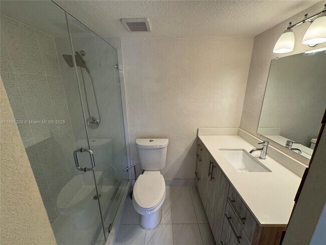 Building Photo - 2745 W 60th Pl