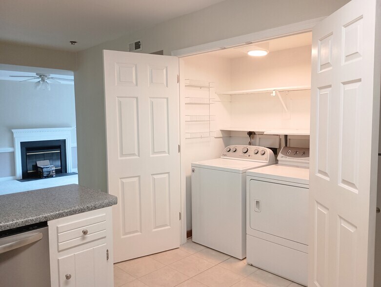 Laundry - 5505 Standing Oak Pl