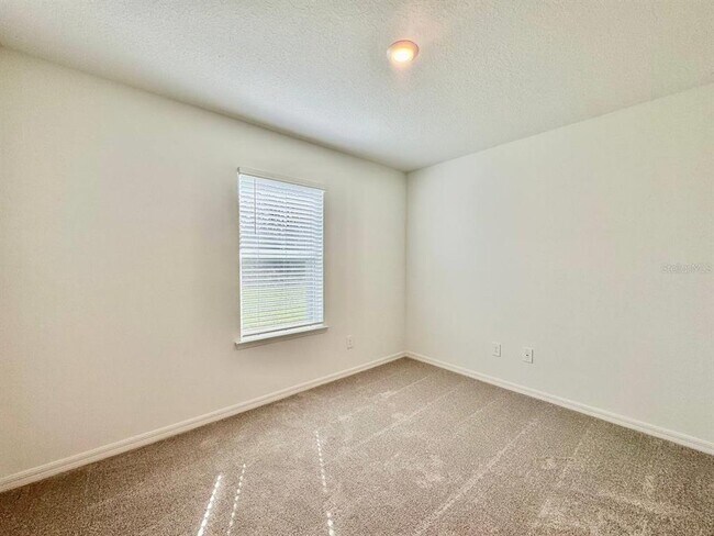 Building Photo - 17554 Pleasantview Blvd