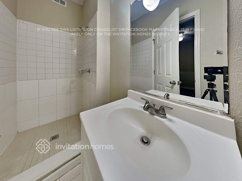 Building Photo - 1125 Dogwood Ave