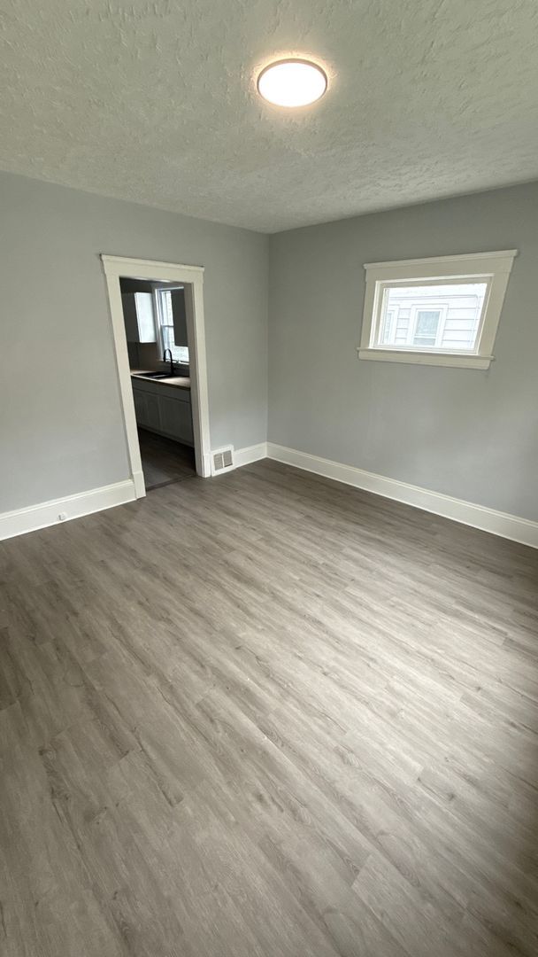 Building Photo - 386 East 152