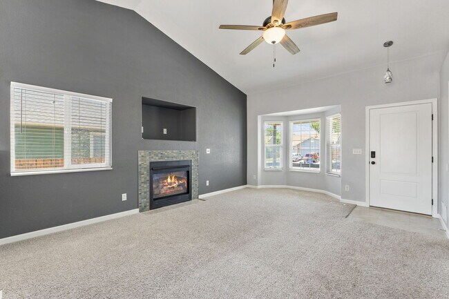 Building Photo - 5164 Fennel Dr