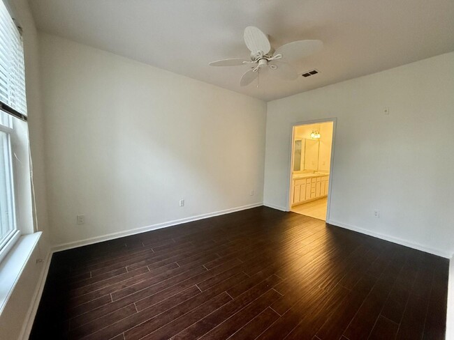 Building Photo - Beautiful 2-Bedroom, 2-Bathroom Condo for ...