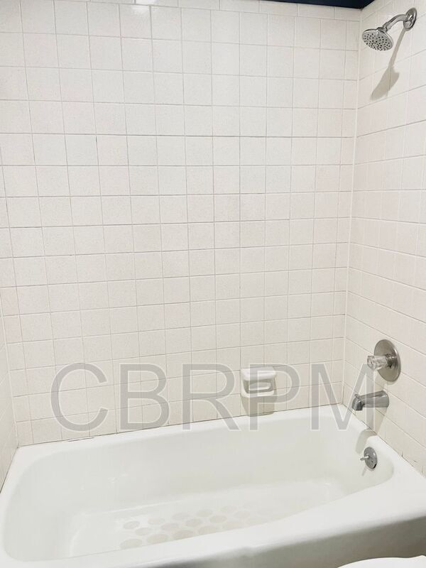 Building Photo - 1428 5th St