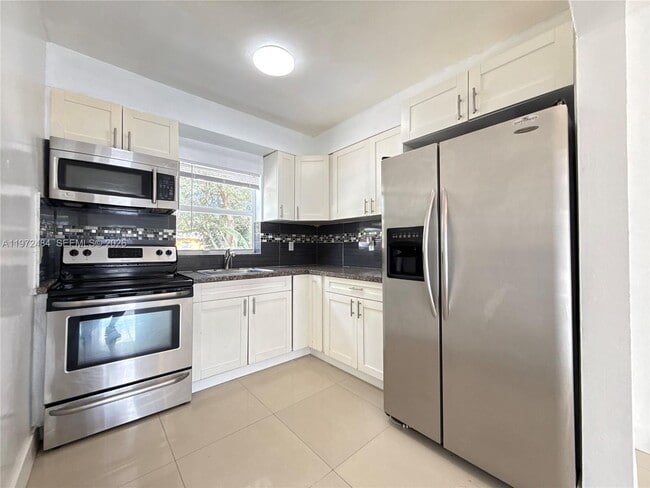 Building Photo - 911 NW 57th St