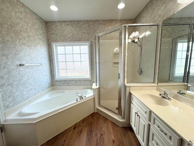 Building Photo - 218 Carrington Ln