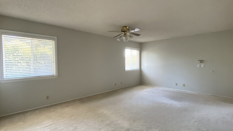 Building Photo - 4816 Rocklin Dr