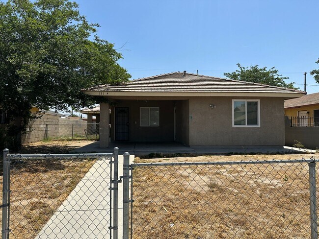 Primary Photo - 131 S Owens St