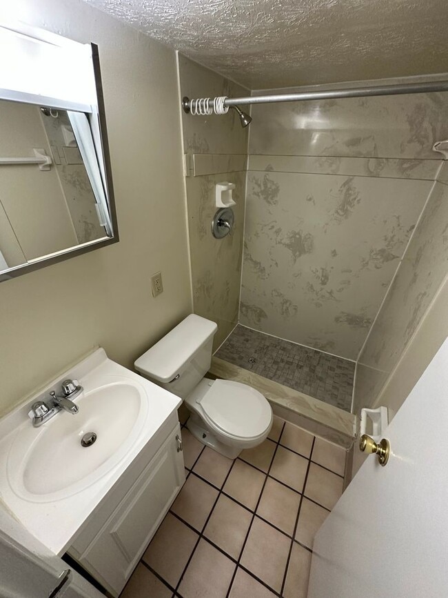 Building Photo - 78 W 9th Ave