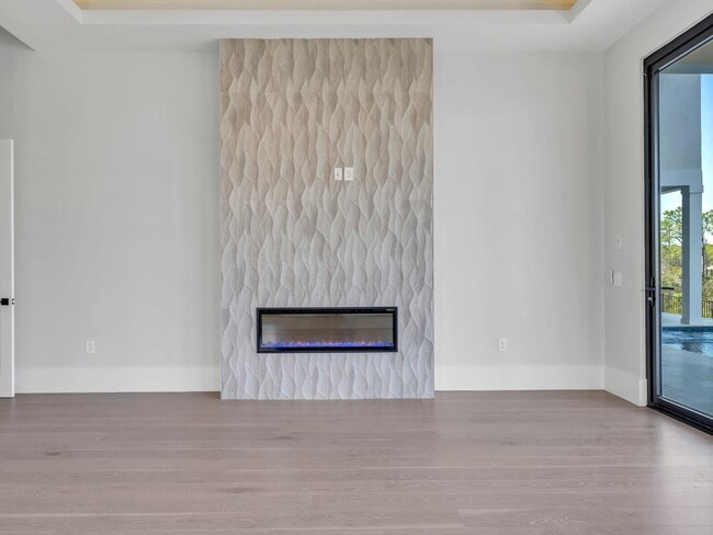 Building Photo - 330 Kelly Plantation Dr