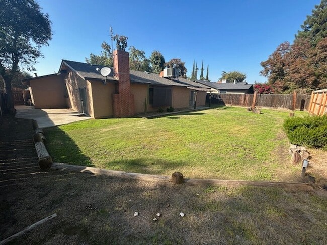 Building Photo - Clean 3 Bedroom, 2 Bathroom Affordable Hom...