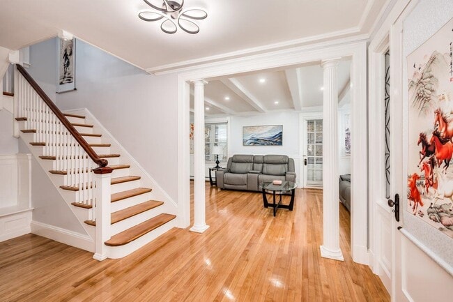 Building Photo - 815 Central Ave