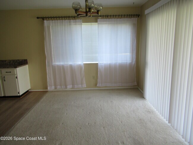 Building Photo - 971 Hooper Ave NE