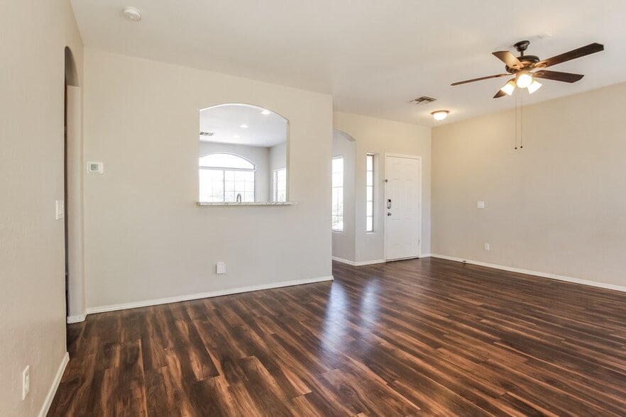 Building Photo - 12917 W Aster Dr