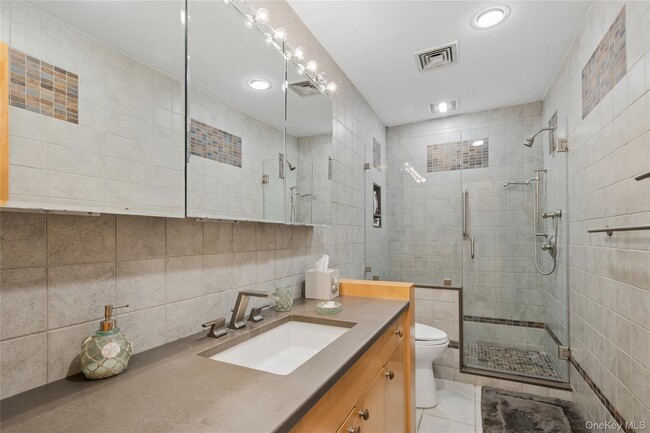 Building Photo - 615 Oceanfront