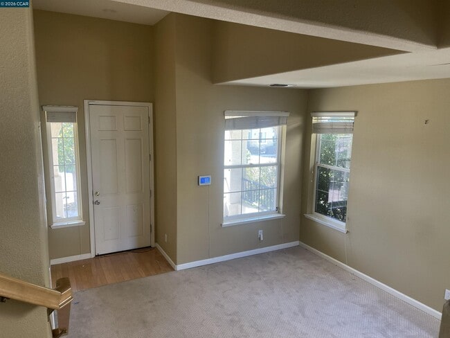 Building Photo - 2683 Presidio Dr