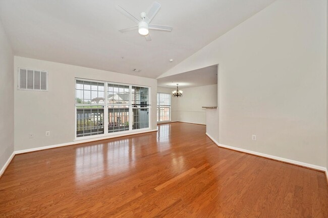 Building Photo - Elevator Condo in Frederick Pent House Level