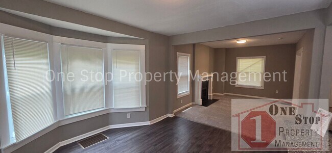 Building Photo - Beautiful 3 Bedroom 2 Bathroom in Kansas City!